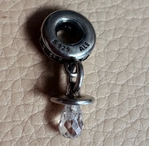 berloque / charm chupeta bebê pandora prata 925 e zircônia