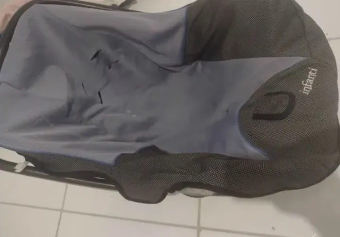 Vendendo bebê conforto 