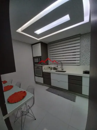 Casa de esquina a venda em Condomínio fechado Vintage em Jundiaí SP.