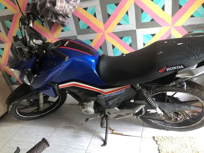 VENDO MOTO TITAN 160