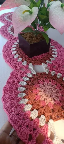 Trilho de Mesa de Crochê
