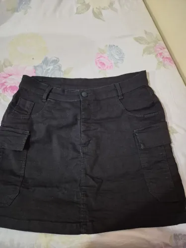 Saia jeans preta cargo