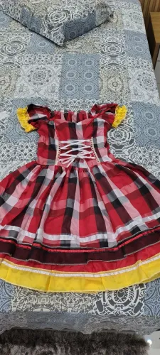 Vendo estes vestidos de quadrilha 