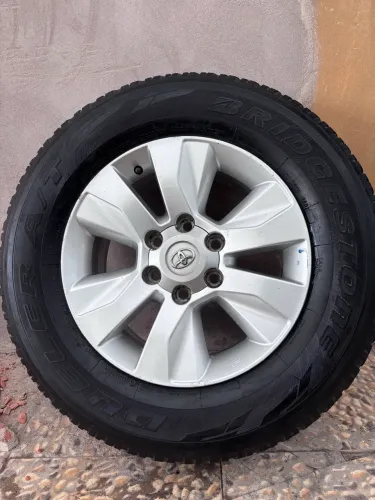 Rodas com pneus originais Hilux/SW4 aro 16