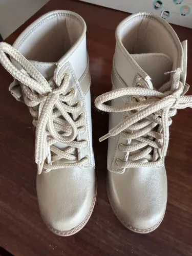 Vendo Bota infantil menina
