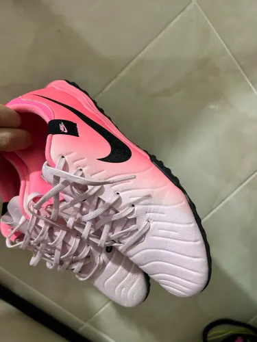 Chuteira Nike Tiempo 10 Academy Society