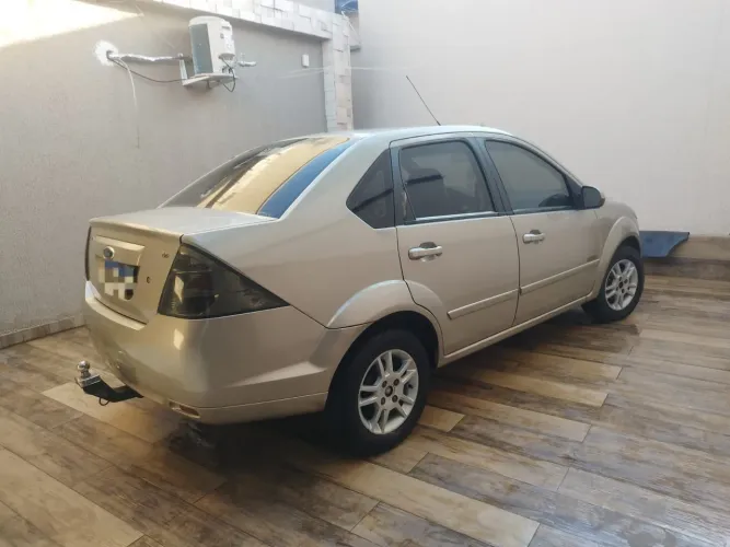 Ford Fiesta Sed. 1.6 8V Flex 4P 2013