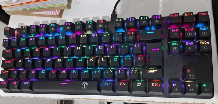 TECLADO GAMER MECÂNICO T DAGGER BORA TGK315 SWITCH MARROM aceito ofertas