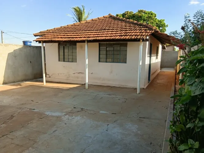 Vendo casa em Jataí
