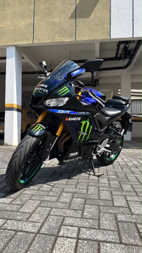 Moto Yamaha R3 - Monster Edição Limitada
