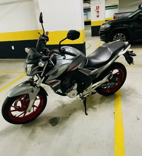 Honda CB 250F Twister Prata - Apenas 11mil/km Rodados - Impecável!