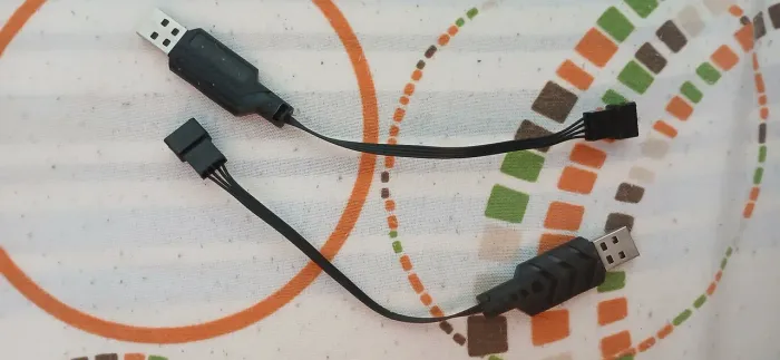 Cabo USB para conector de 4 pinos