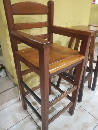 CADEIRA DE ALIMENTAÇÃO INFANTIL DE MADEIRA