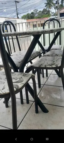 Mesa de mármore impecável top com 6 cadeiras 