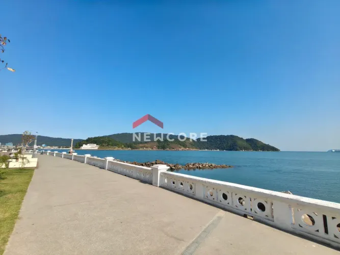 Casa de condomínio em Rua Carlos de Campos - Ponta da Praia - Santos/SP