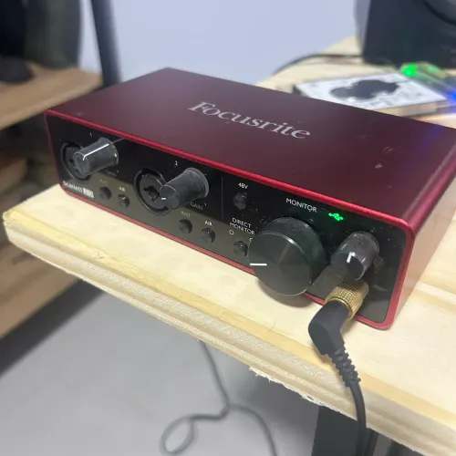 Focusrite 2i2 terceira geração 