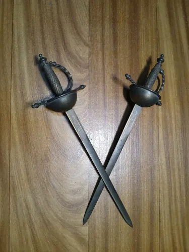 Espadas cruzadas Carlos V Toledo