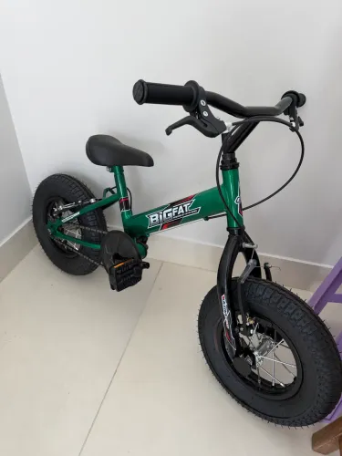 Bicicleta infantil aro 8 sem uso