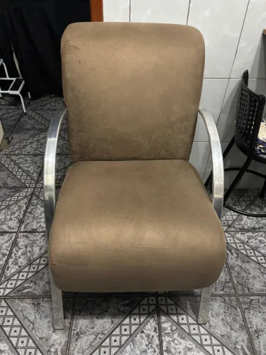 Poltrona de sala marrom