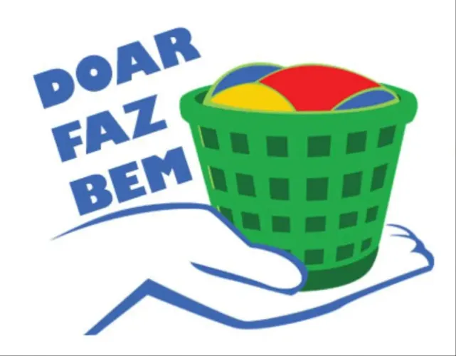 Doação de Roupas/ Sapatos de Menina 2/3 anos