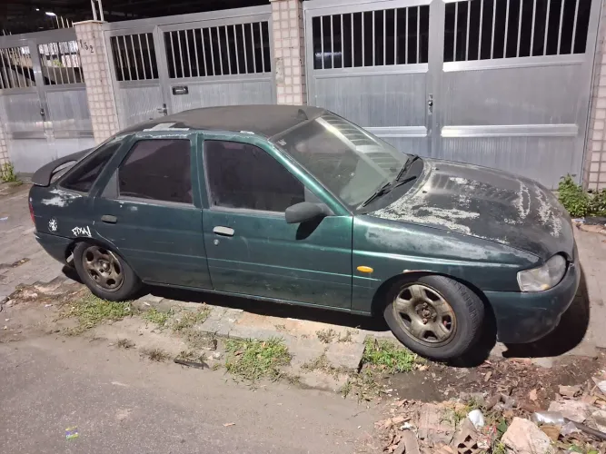 Ford Escort GL 1.8i 16V 4P 1999