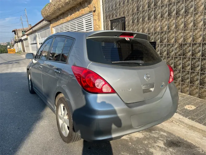 Nissan Tiida SL 1.8/1.8 Flex 16V Mec. 2012