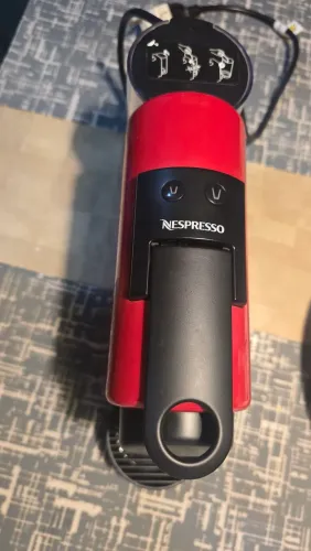 Nespresso Essenza Mini Vermelha 110v