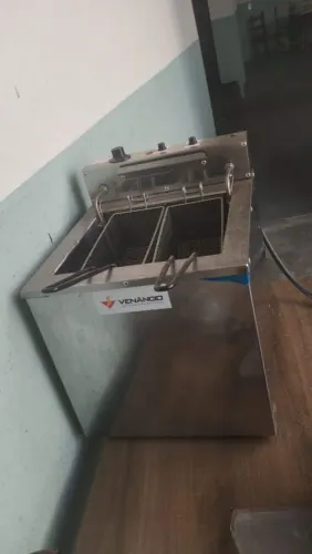 Fritadeira Industrial Elétrica marca Venâncio em Inox