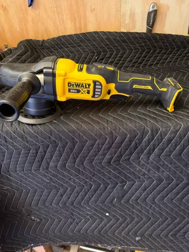 Máquina de polir carros Dewalt seminova