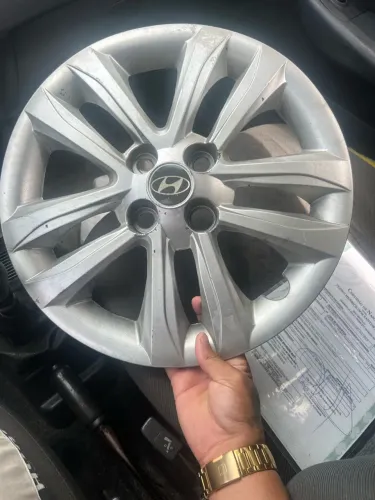 Vendo duas Carlota original hb 20 50 reais vai embora