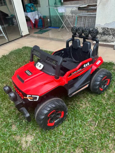 Jipe Elétrico Infantil 2 lugares 4x4 Sons e Luzes