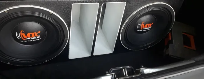 Vendo auto falante com a caixa de 12 3k 1.500 RMS 