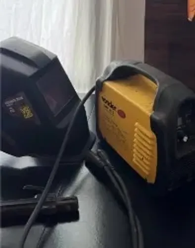 Maquina de Solda Eletrodo / TIG 110/220 - Vonder Usada