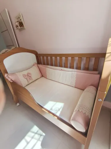 Berço/cama Provençal com capitonet 
