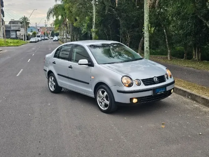 Volkswagen Polo Sedan 1.6 MI Total Flex 8V 4P 2005