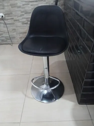 Banqueta giratória a gás
