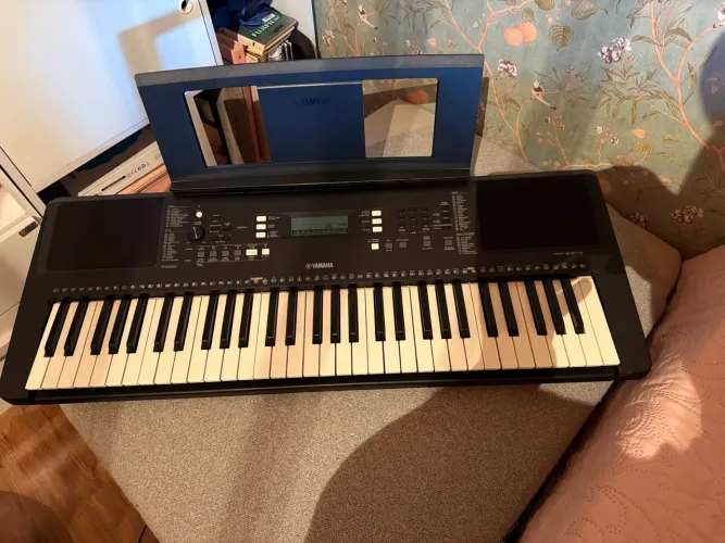 Teclado Yamaha psr e373