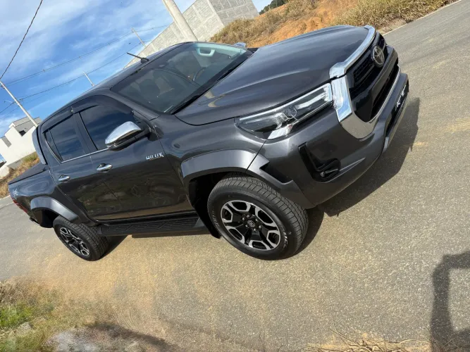 Toyota Hilux CD SRX Plus 4X4 2.8 TDI Die. Aut. 2025