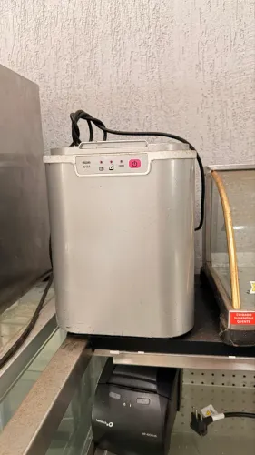 Maquina De Gelo Suggar Ice Make 15 Kg Prata Mg1502pr 220v Cinza
