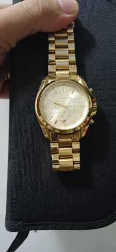 Oportunidade única! Relógio Michael Kors + outro de brinde