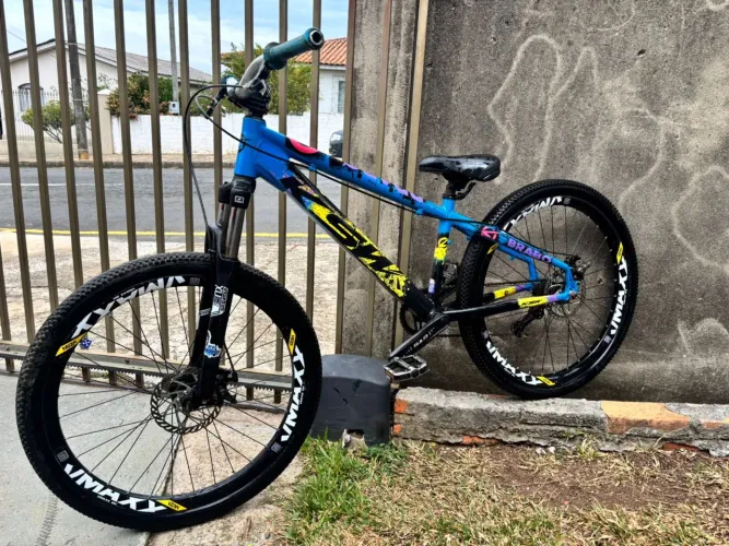 Bicicleta Gios BRAVO Aro 26 Freeride/Grau - Freio a Disco