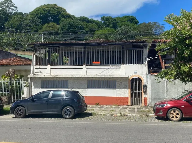CASA NA AV. CANAVIEIRAS DISPONÍVEL PARA ALUGUEL.