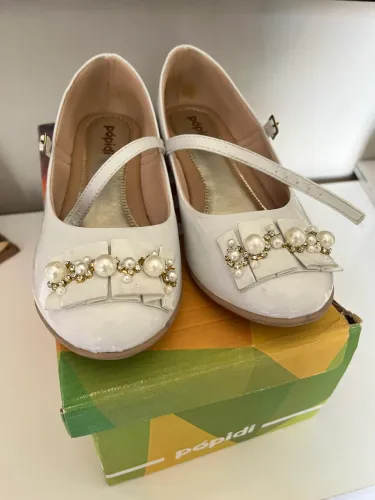 Sapato com salto infantil 