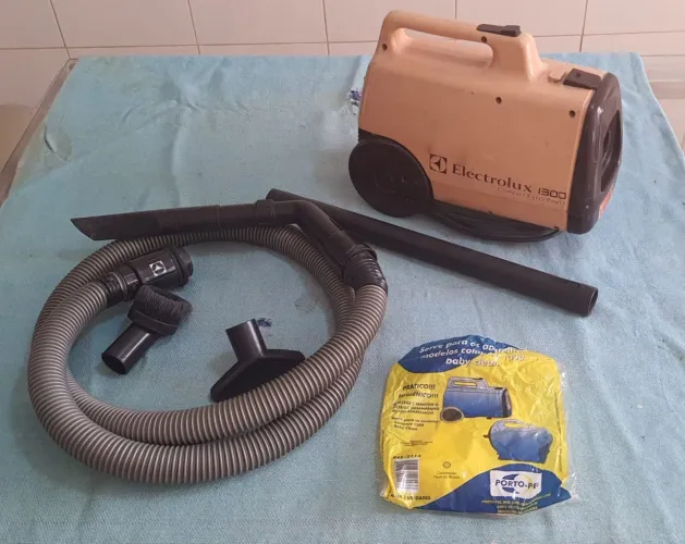 Vendo Aspirador Eletrolux convencional