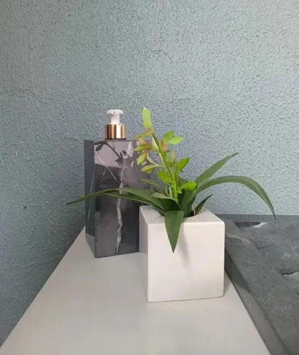 Vende-se Saboneteira+Vaso de flor