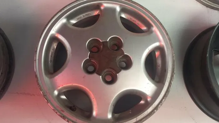 Roda aro 14 fechada Prata VW Fox 5X100 jogo