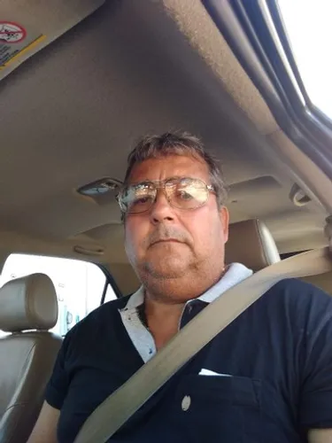 Precisa de motorista leva e trás???