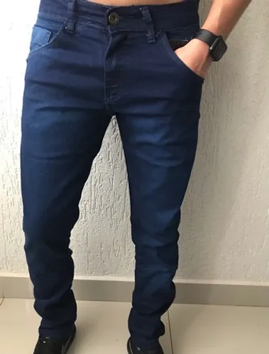 Calça jeans masculina e calça preta com elastano