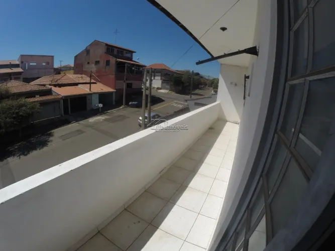 Sobrado 2 apartamento e 2 salão a venda