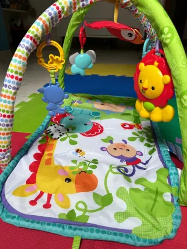 Ginásio Tapetinho Fisher Price Musical em ótimo estado
